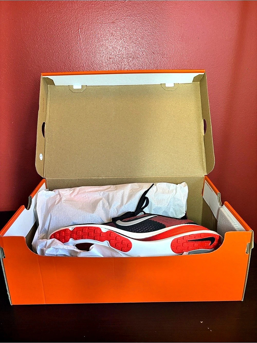 Nike Vomero 18 Men's Athletic Shoes Black & Red US 11